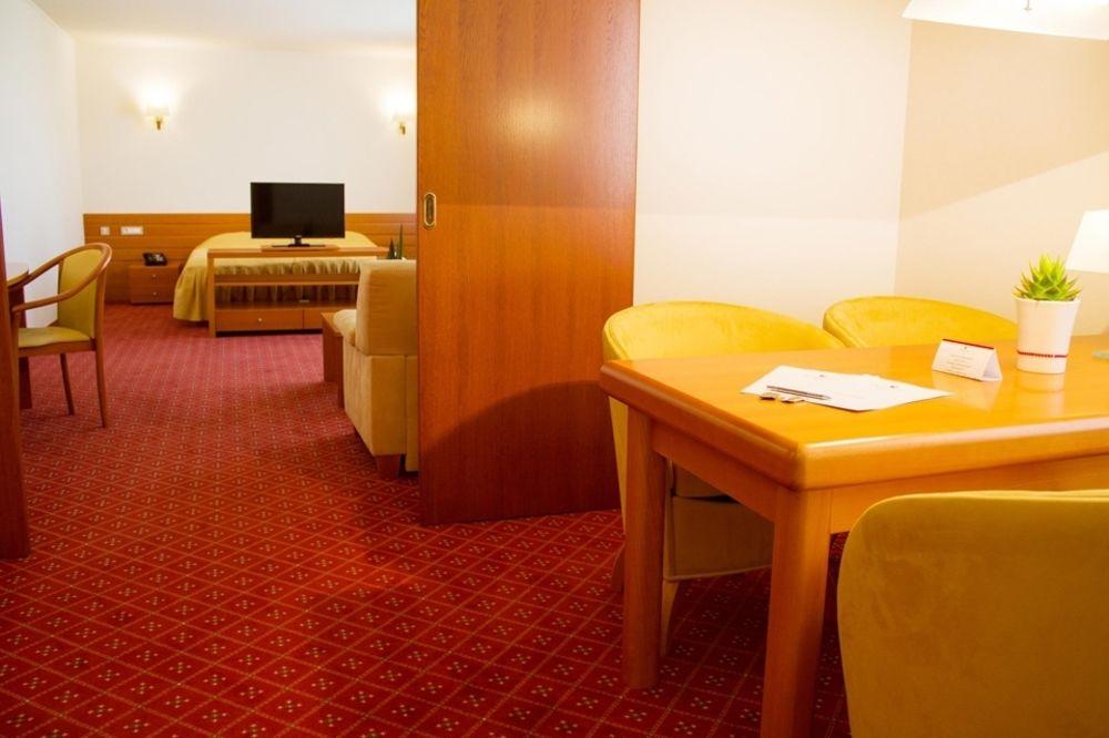 Hotel Celeia Celje Dış mekan fotoğraf